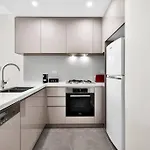 Stunning Corporate Apartment Wat1011601
