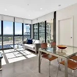 Stunning Corporate Apartment Wat1011601