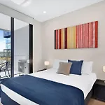 Stunning Corporate Apartment Wat1011601